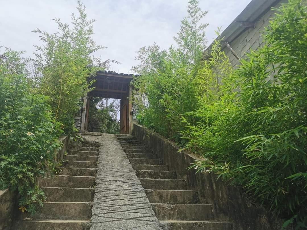 Lo Lo Homestay & Cafe Meo Vac Buitenkant foto