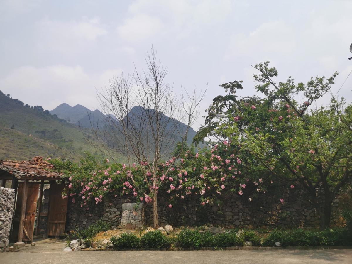Lo Lo Homestay & Cafe Meo Vac Buitenkant foto