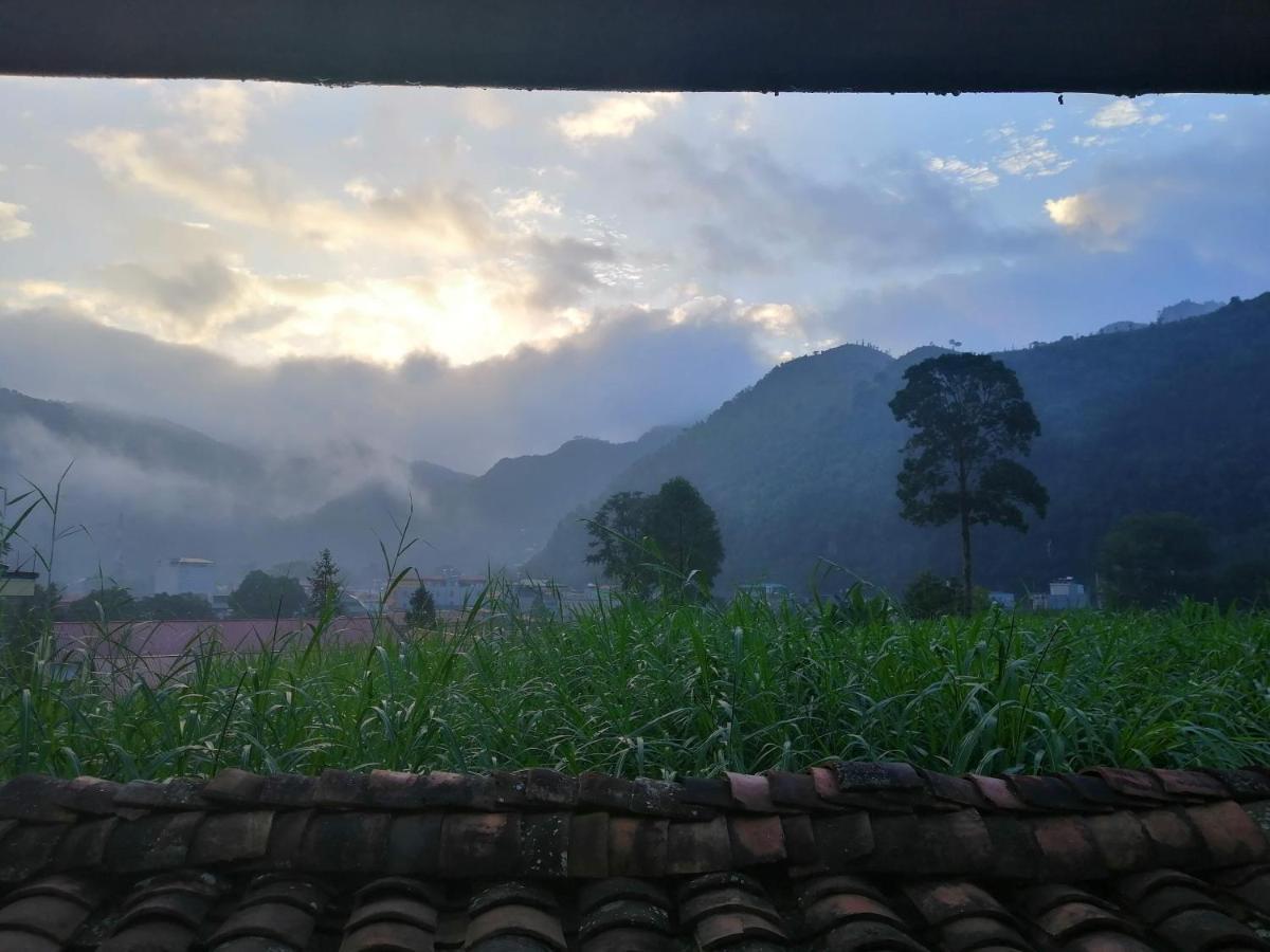 Lo Lo Homestay & Cafe Meo Vac Buitenkant foto